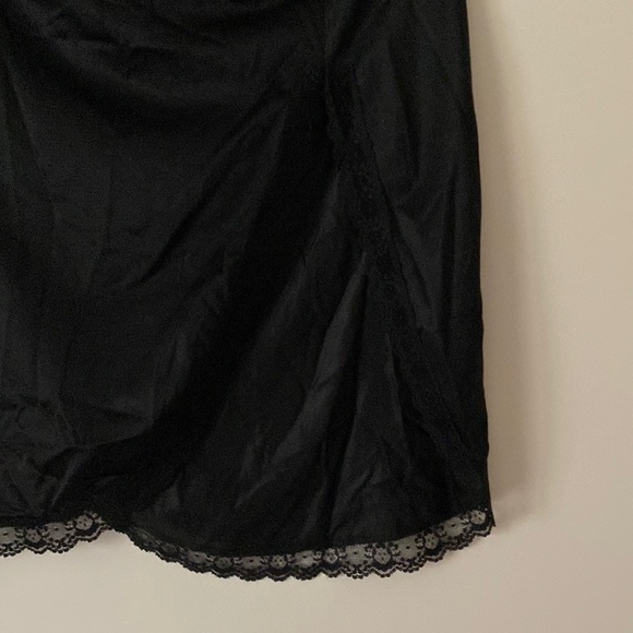Mei Lin 1980’s black waist half slip knee length side slit midi small nylon lace - Picture 3 of 6